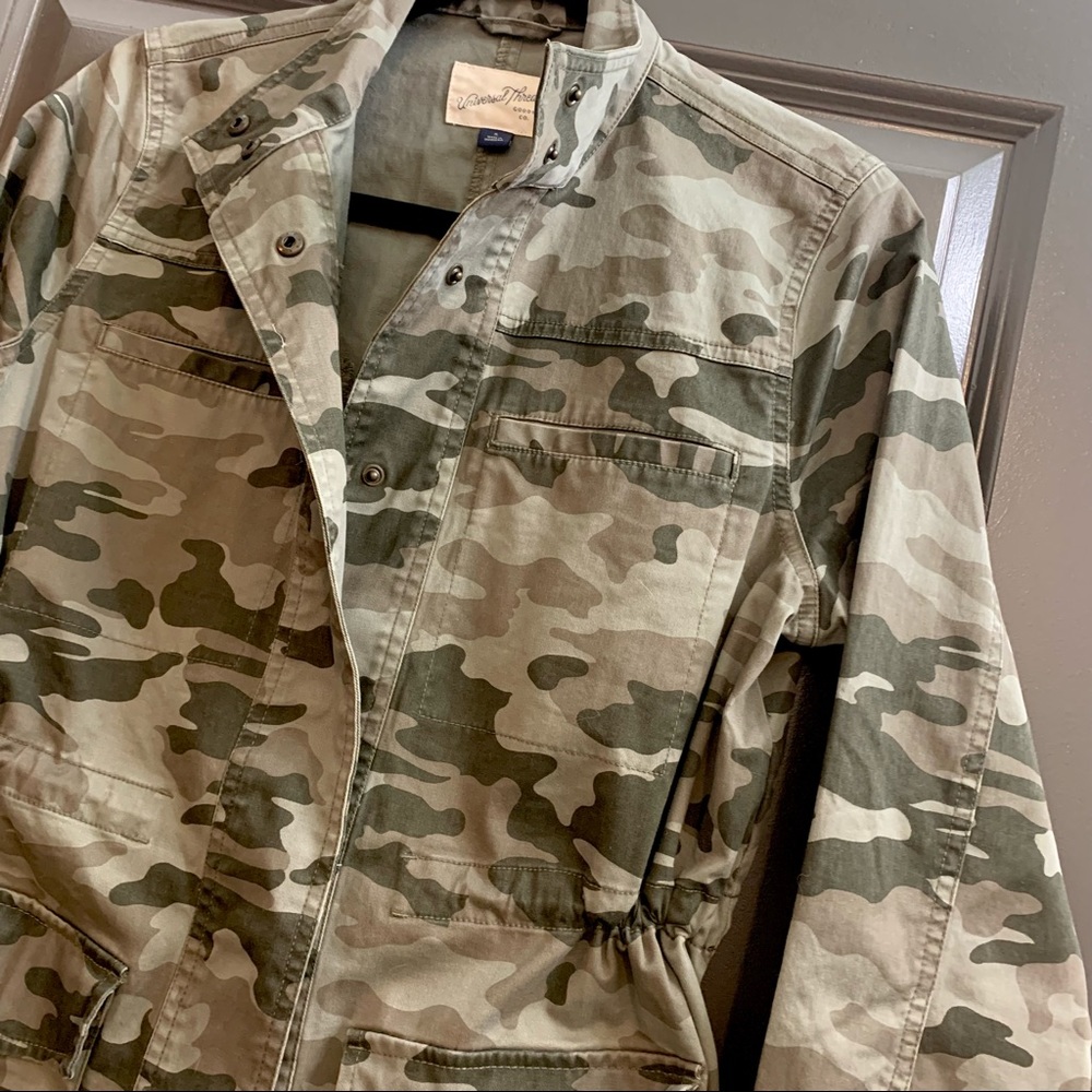 Universal Thread camo utility jacket - Picture 9 of 9